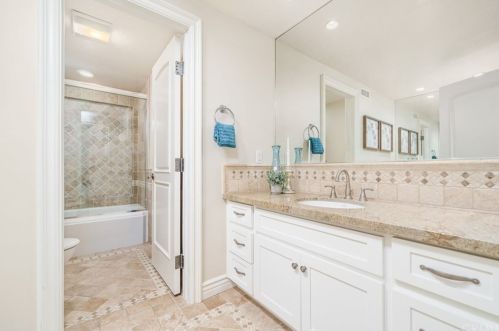 607 Oak Grove Dr, Glendora CA  91741-2258 exterior