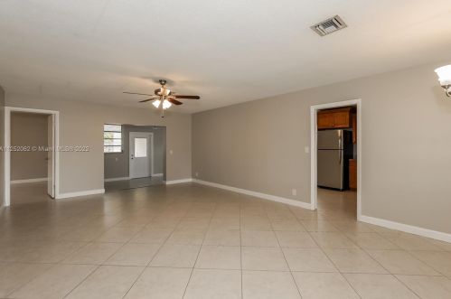 2200 55th Ave, Hollywood, FL 33021-3322