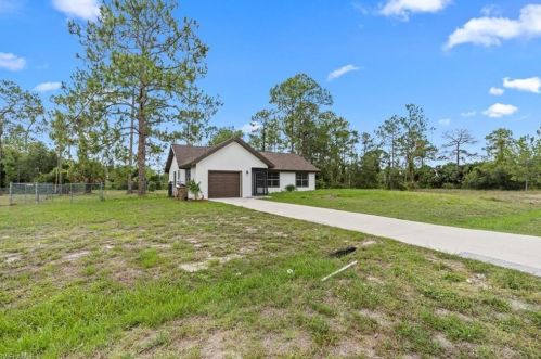 614 Canton Ave, Lehigh Acres, FL 33972-4522