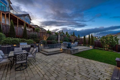 3837 Sedgemoore Dr, Santa Rosa CA  95404-7620 exterior