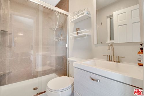 840 Moffatt Cir, Simi Valley CA  93065-5633 exterior