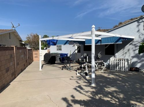 26607 Balerna Dr, Santa Clarita CA  91350-2305 exterior