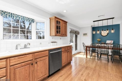 127 Hillside Ave, Bedminster NJ  07921-2516 exterior