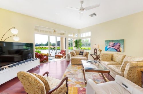 174 Amblewood Ln, Naples, FL 34105-7147
