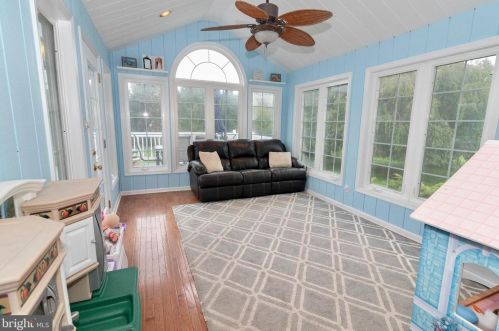 12 Bittersweet Dr, Cochranville PA  19330-1406 exterior