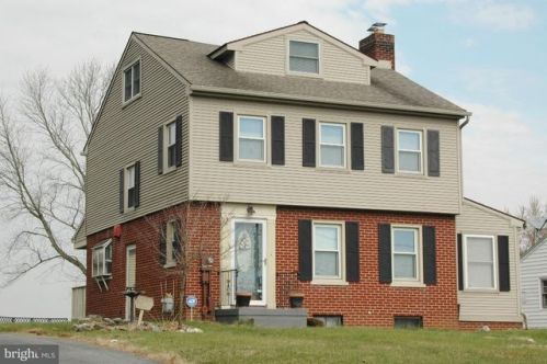 2213 New Holland Pike, Lancaster, PA 17601-5419
