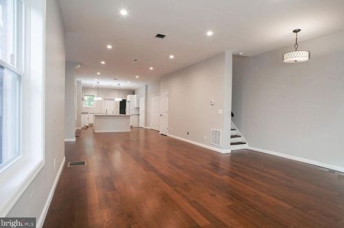 1054 Stuyvesant Ave, Trenton NJ  08618-4123 exterior