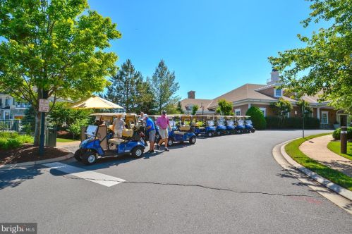 43527 Butler Pl, Leesburg VA 20176-7428 exterior