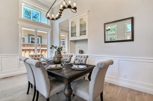 575 Beresford Ave, Redwood City CA  94061-4205 exterior