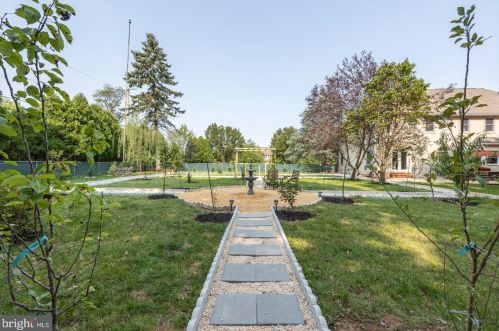 1700 Morgan Ln, Collegeville PA  19426-2859 exterior