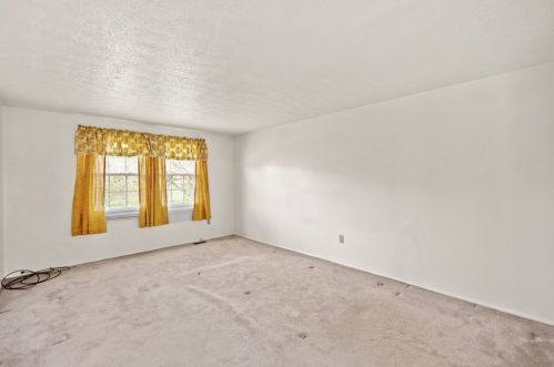 1220 Harvest Ct, Bridgeville PA  15017-1108 exterior