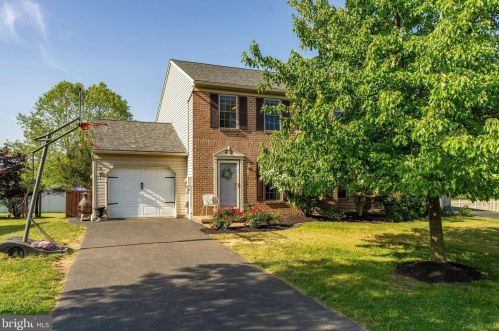 4076 Green Park Dr, Mount Joy, PA 17552-8851