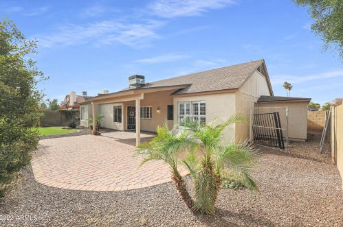 15213 63rd Dr, Glendale, AZ 85306-3220