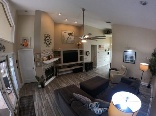 801 Live Oak Ave, Saint Petersburg FL  33703-3177 exterior