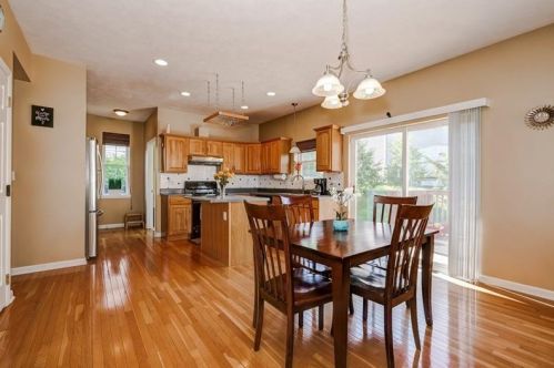 1601 Norman Dr, Sewickley, PA 15143-8558