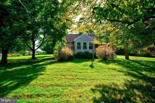 1620 Laurelwood Rd, Pottstown, PA 19465-7834