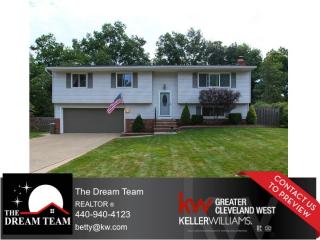 1647 Scarborough Dr, Brunswick, OH 44212-3615