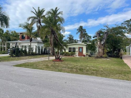 1227 10th Ave, Naples, FL 34120-3634