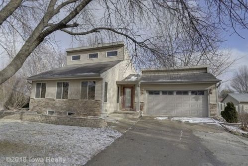 5359 91st Ct, Camp Dodge, IA 50131-1725
