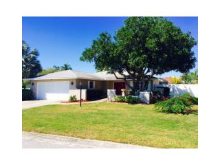 5207 Medalist Rd, Sarasota, FL 34243-4740