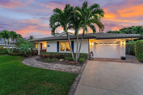 524 Greenway Dr, West Palm Beach, FL 33408-3720