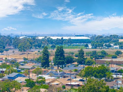 19406 Pricetown Ave, Long Beach CA  90746-2680 exterior