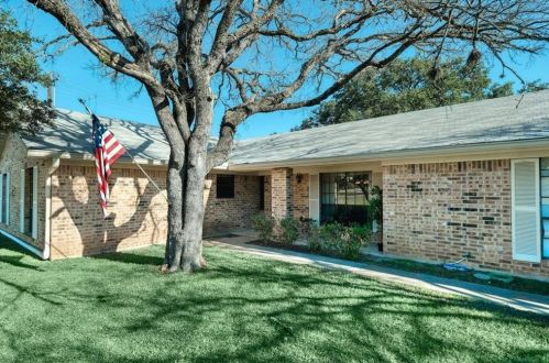 128 Serenada Dr, Georgetown, TX 78628-1363