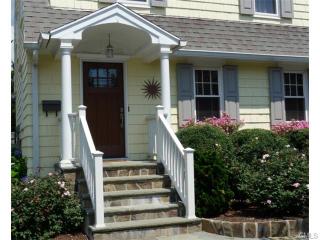 599 Reef Rd, Fairfield, CT 06824-6580