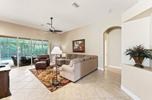 15892 Delaplata Ln, Naples FL 34110-2804 exterior