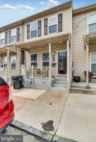 314 8th Ave, Wilmington, DE 19805-4744