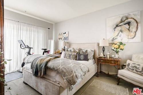 4742 Sepulveda, Van Nuys CA 91402-4344 exterior