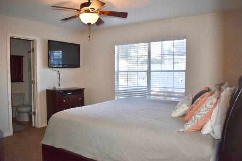 1366 Point Dr, Mount Pleasant SC  29466-9481 exterior