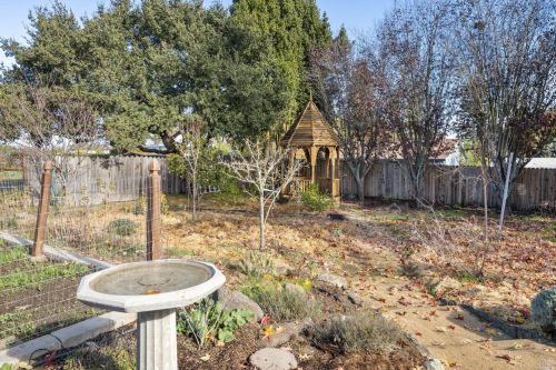 396 Pleasant Hill Rd, Sebastopol CA  95472-4020 exterior