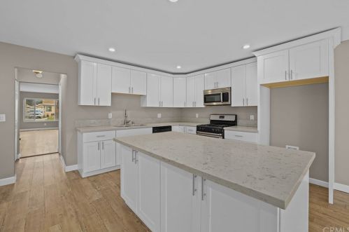 234 68th St, Long Beach CA  90805-1212 exterior