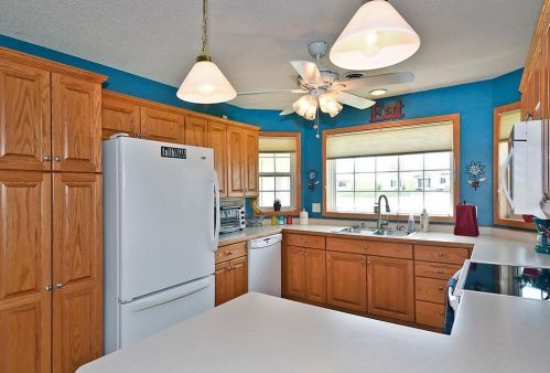 318 5th Cir, Summit MN  55917-1372 exterior