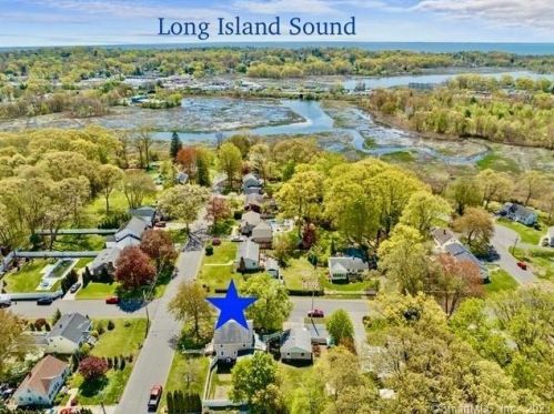 143 Home Acres Ave, Milford, CT 06460-3560
