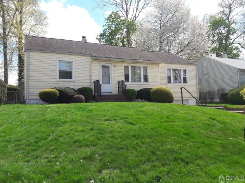 11 Bush Pkwy, East Brunswick, NJ 08816-2208
