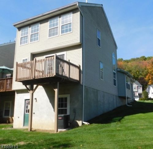 225 Canal Way, Hackettstown NJ  07840-1274 exterior