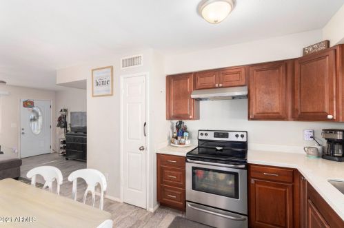 4510 Sanna St, Glendale, AZ 85302-3732