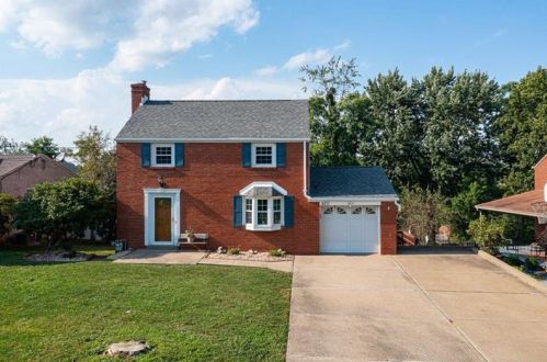 6711 Ridgevue Dr, Pittsburgh, PA 15236-3641