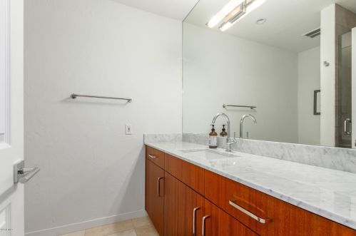 6825 18th St, Phoenix AZ  85042-5706 exterior