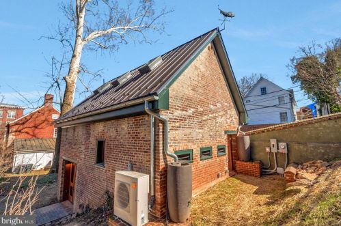 211 Lewis St, Fredericksburg VA  22401-3721 exterior