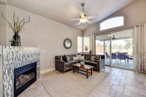 392 Illsley Way, Folsom CA  95630-8427 exterior