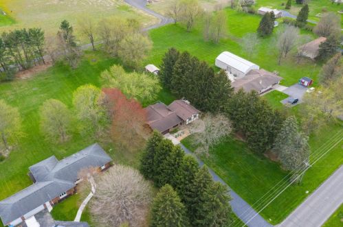 94 Division Rd, Valpo, IN 46385-0714