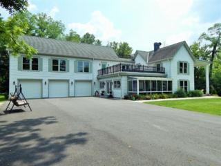 1042 Clough Pike, Cincinnati, OH 45245-1936