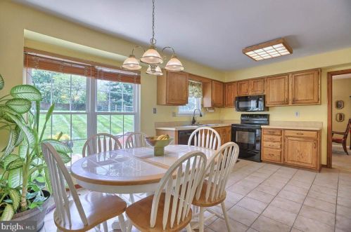 842 Mystic Ln, Norristown, PA 19403-3666