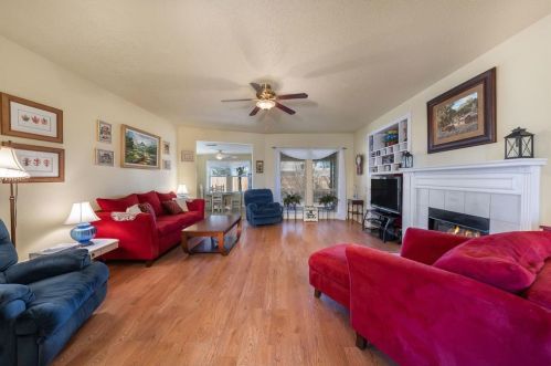 226 Odell St, Cleburne, TX 76033-7300