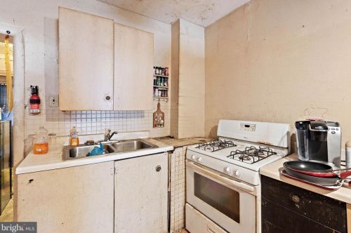 810 Kohn St, Norristown PA  19401-3742 exterior