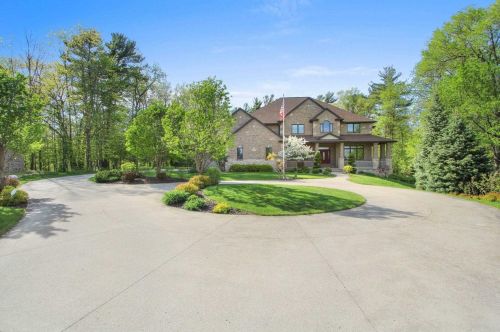 3343 Indigo Bluff Ct, Green Bay, WI 54311-7317