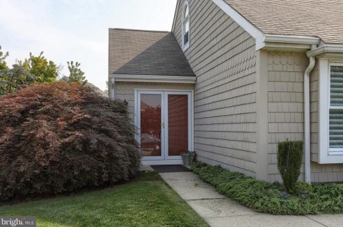 281 Crescent Dr, Swatara PA  17033-2335 exterior